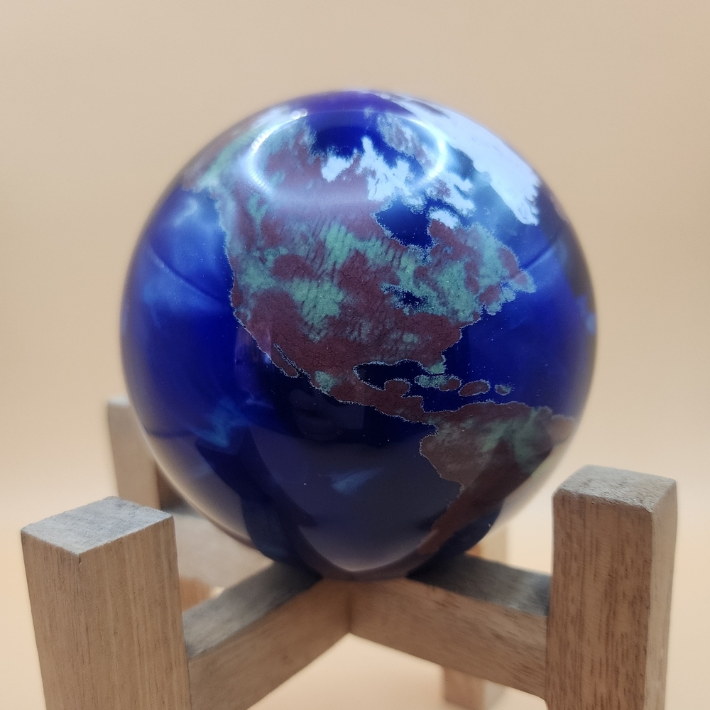 Vintage Lundberg Studios 1995 World Weight Art Glass Home Decor